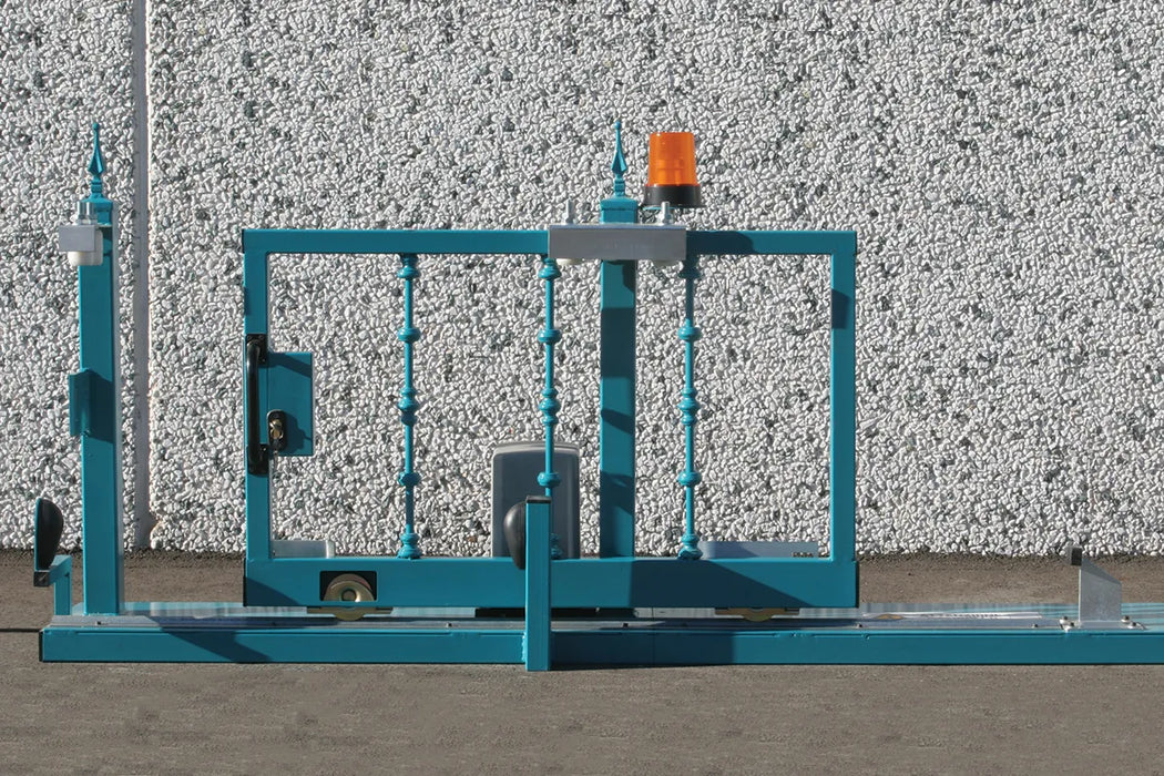 Handles for metallic Doors with Screw